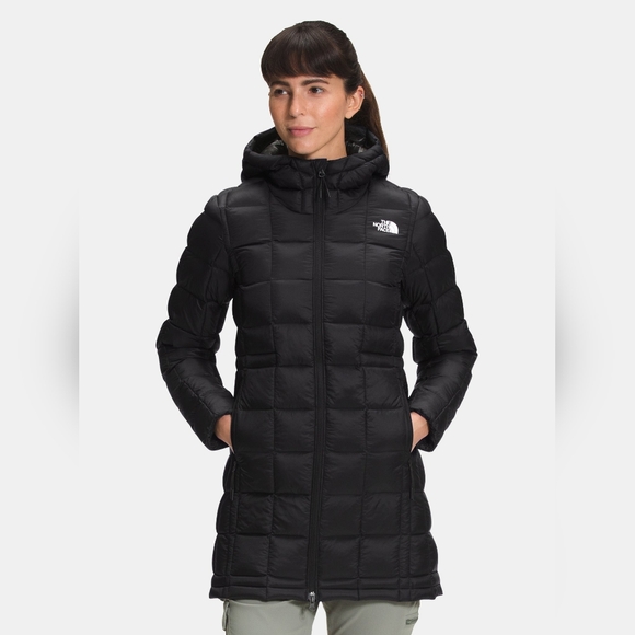 The North Face Women's Black Puffer Coat - Picture 2 of 16